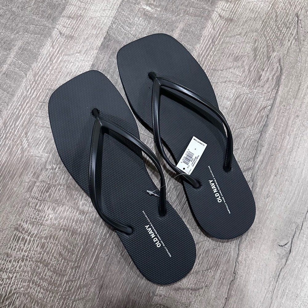 NEW Old Navy Square Toe Flip Flops